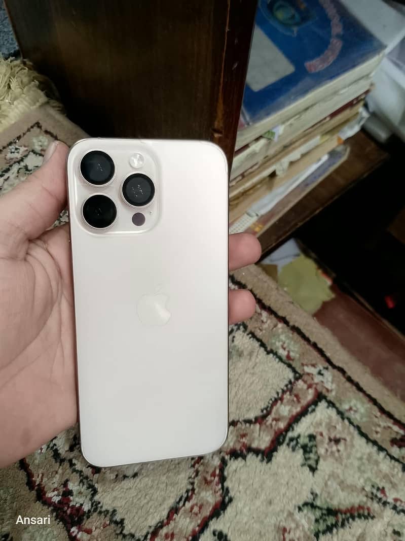 Apple iPhone 16 Pro Max 3