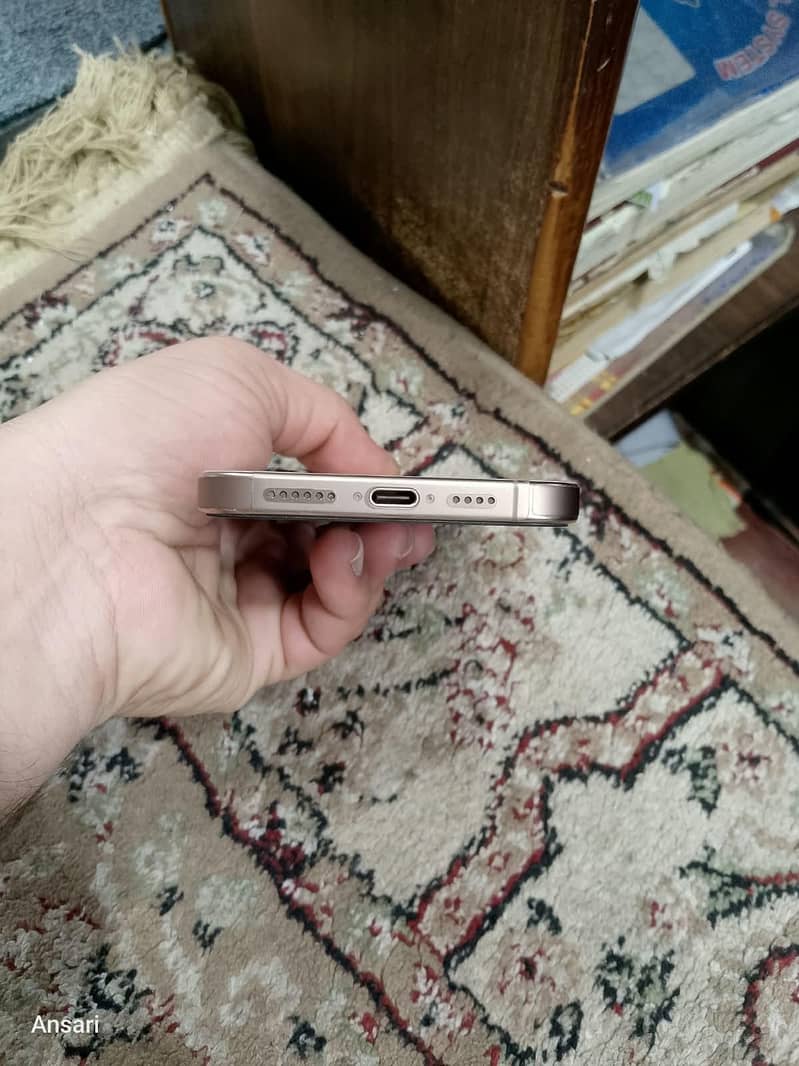 Apple iPhone 16 Pro Max 5