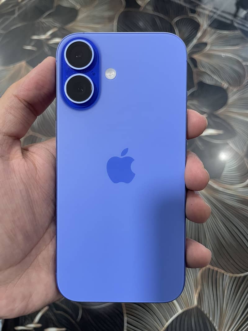 Apple iPhone 16 0