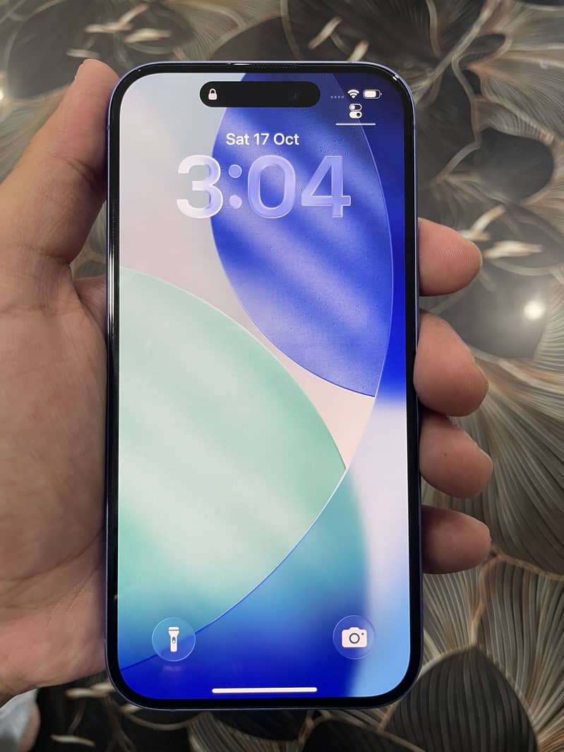 Apple iPhone 16 5