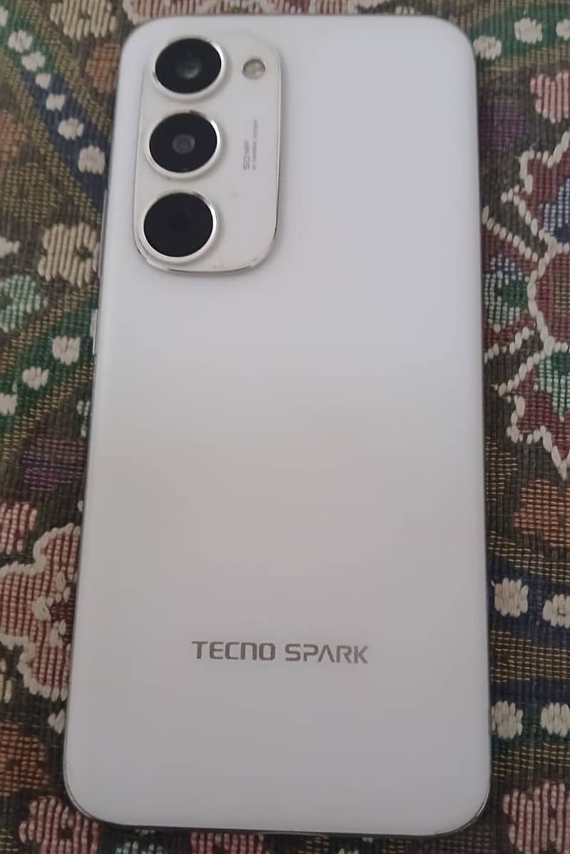 Tecno Spark 40 pro plus 2