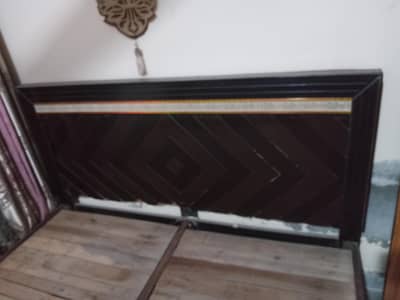 Qeen size bed