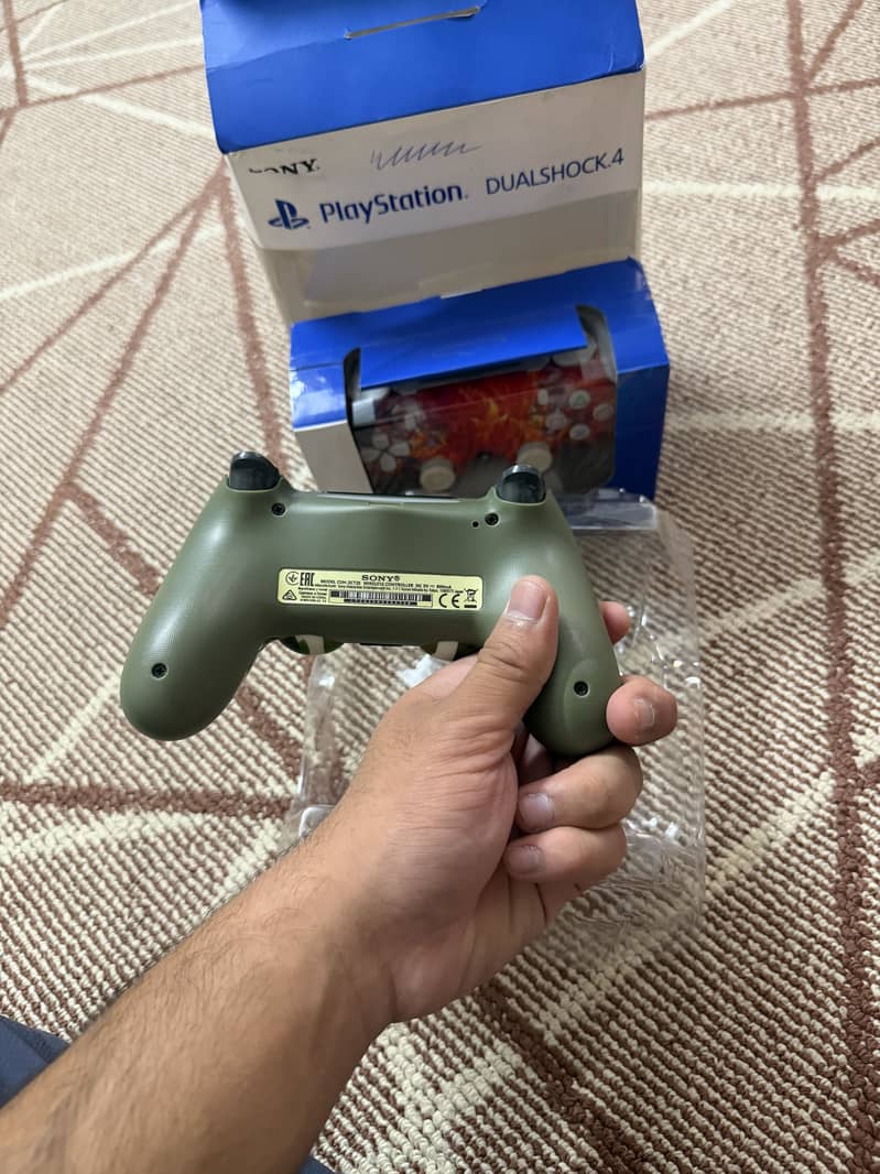 Ps4 2 controller for sale 5