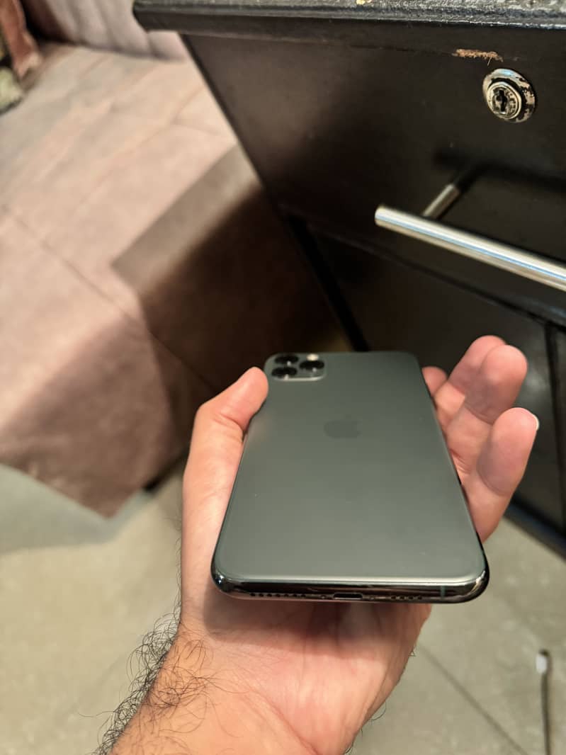 Apple iPhone 11 Pro Max 6