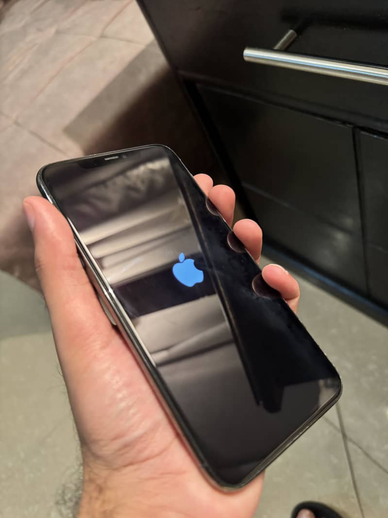 Apple iPhone 11 Pro Max 7