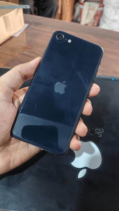 Apple iPhone SE 2022 Model (iphone 13 processor)