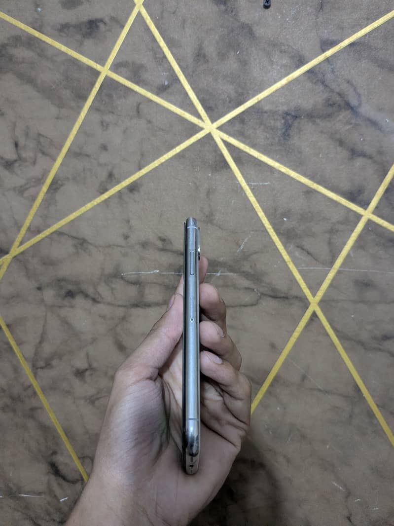 Apple iPhone X 2