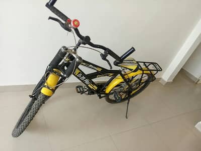 28 Inch D3 Pro Sports Cycle | Black & Yellow | Adjustable Seat