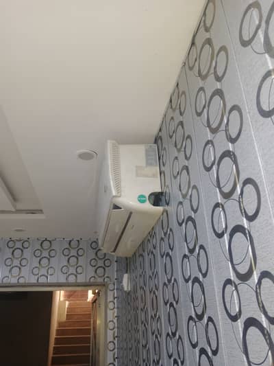 Condition good Non Inverter Used