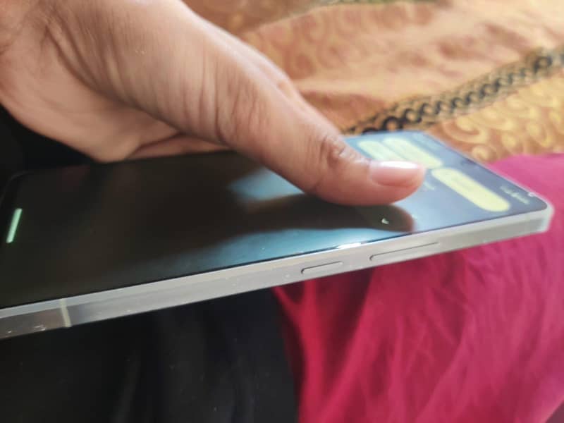 Sharp Aquos Sense7 3