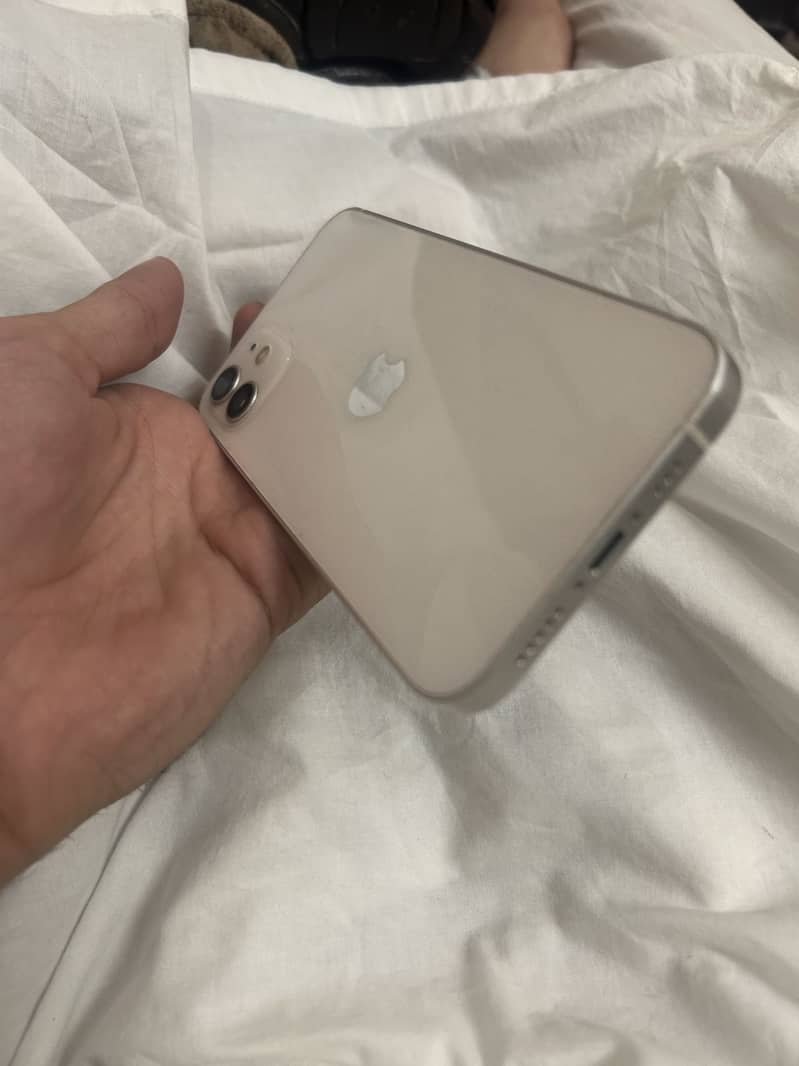 Apple iPhone 12 4