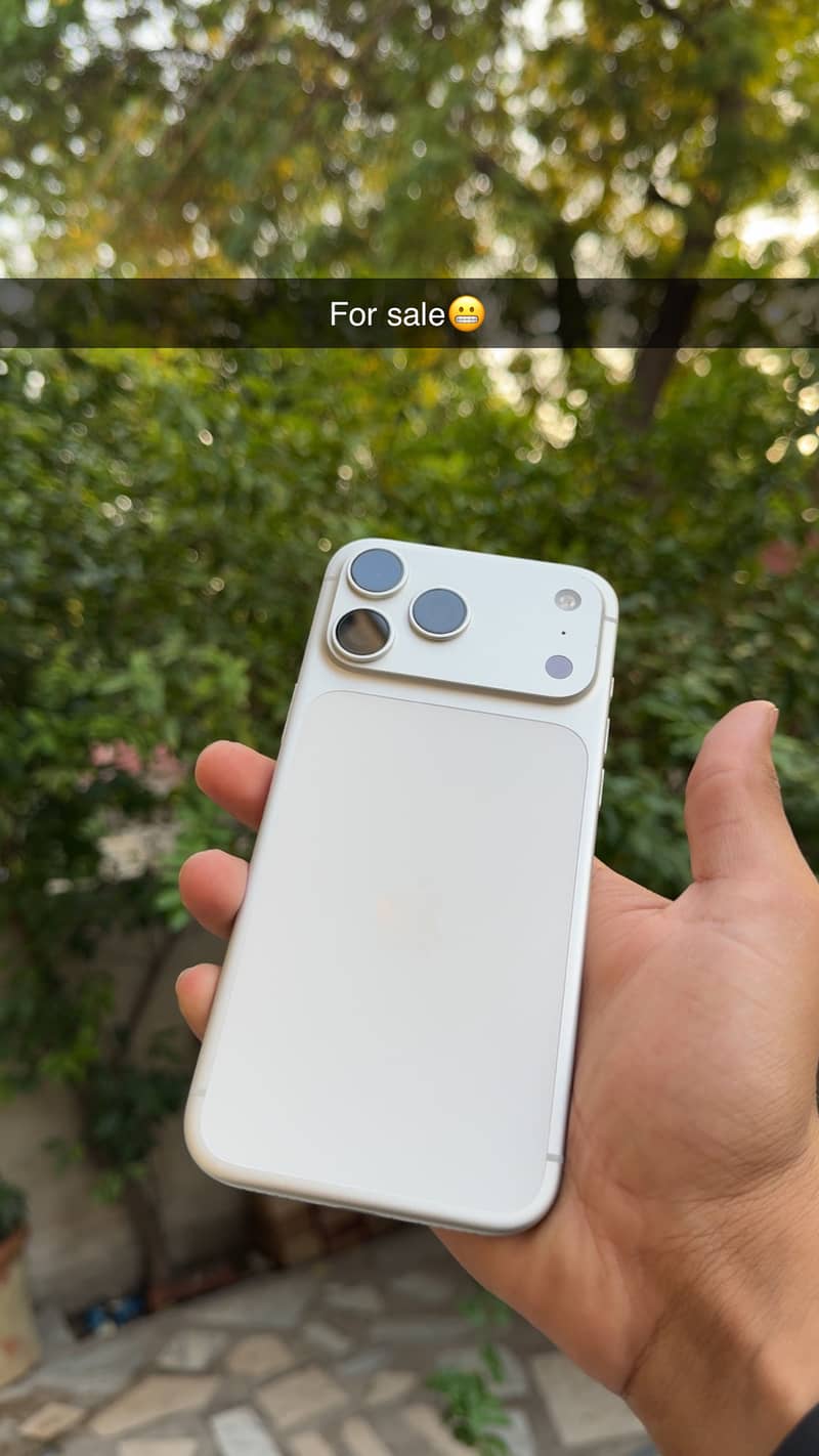 Apple iPhone 17 Pro Max 0