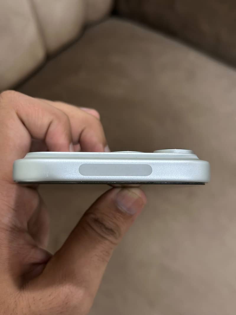 Apple iPhone 17 Pro Max 2