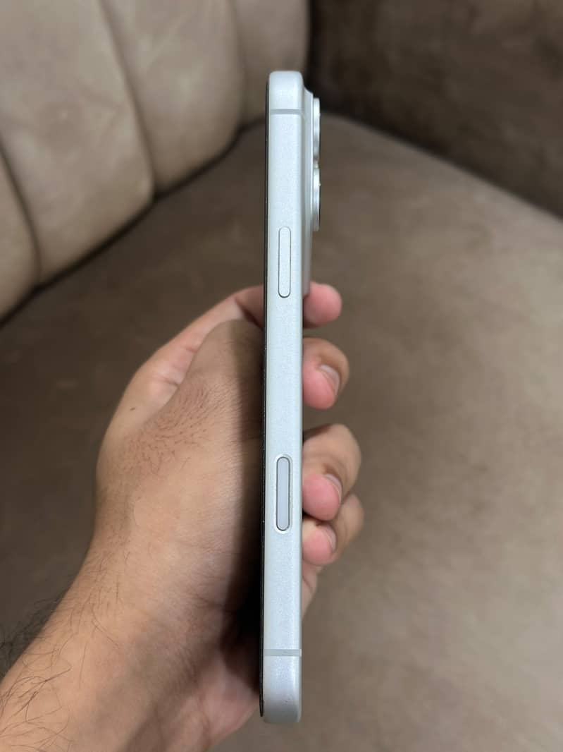 Apple iPhone 17 Pro Max 3