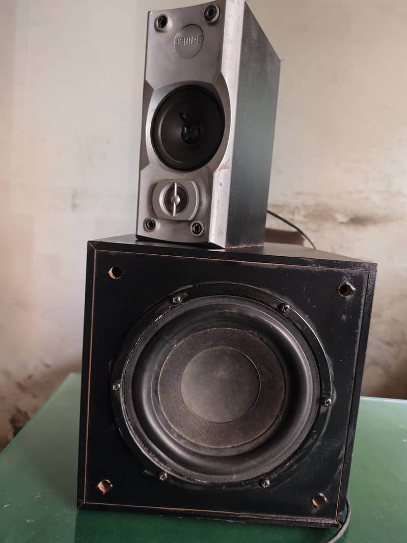 Edifier x600 0