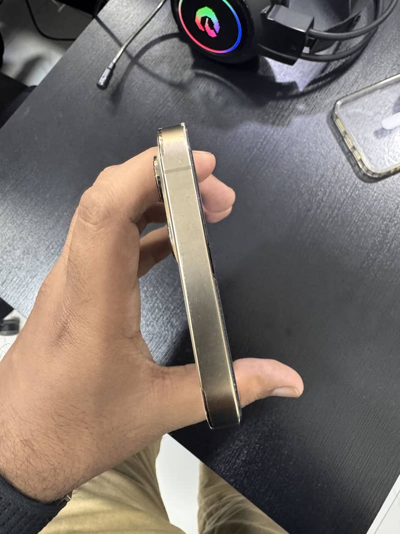 Apple iPhone 12 Pro Max 6