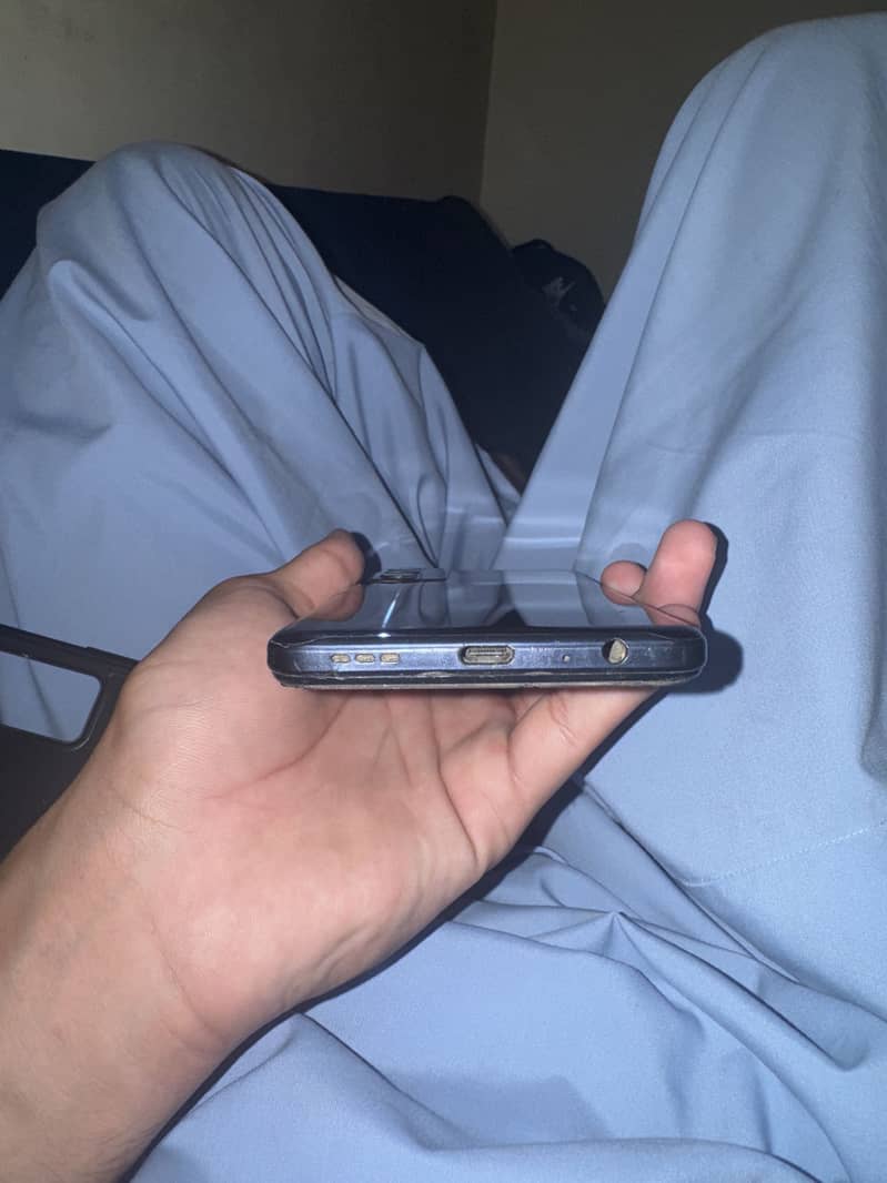 Tecno CAMON 18T 1