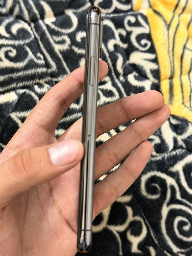 Apple iPhone X 2