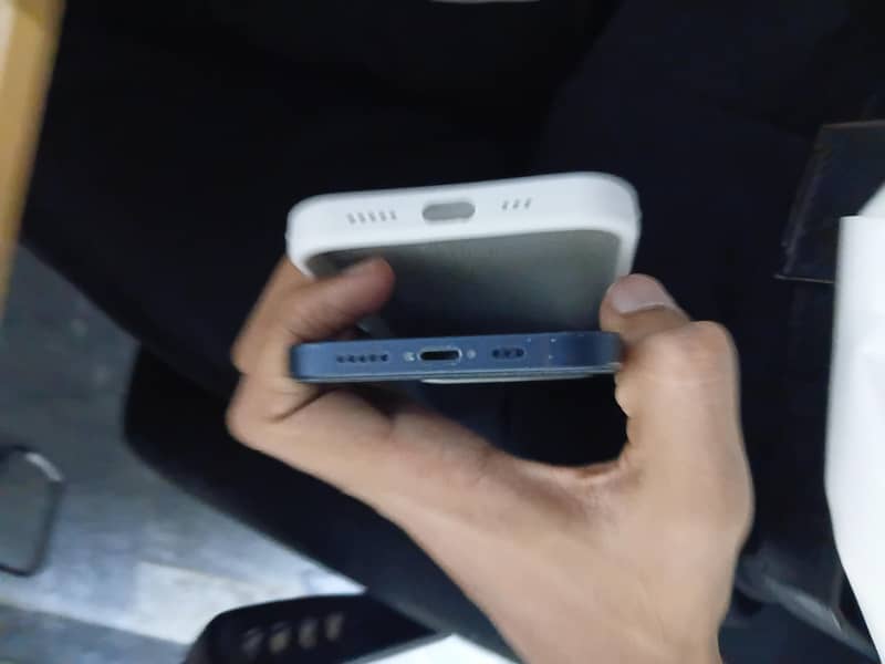 Apple iPhone 12 1