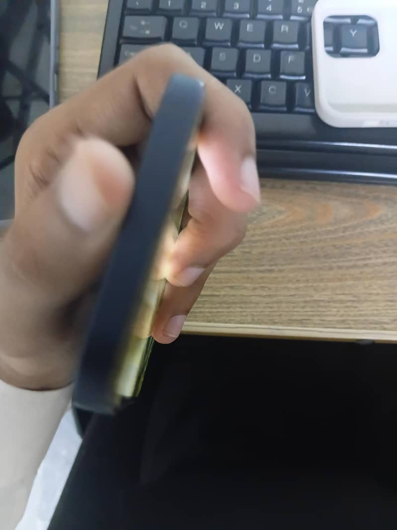 Apple iPhone 12 3