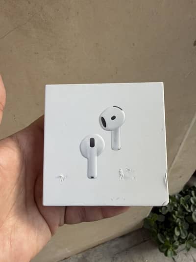 AirPods 4 with anc
