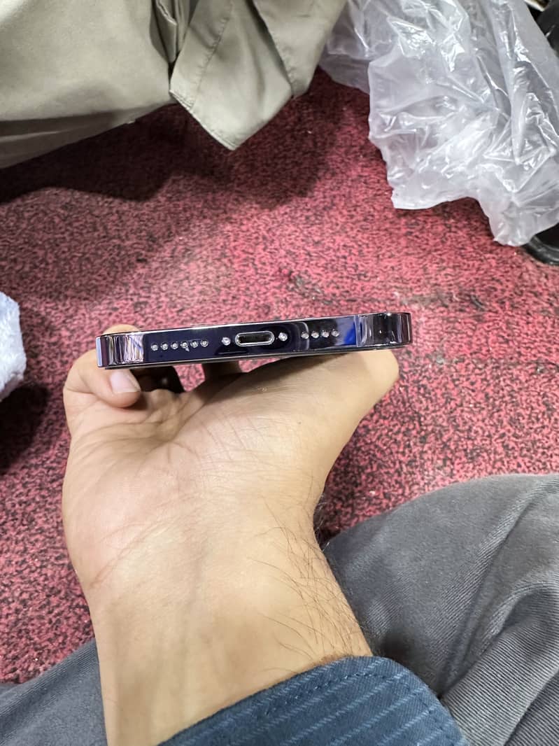Apple iPhone 14 Pro Max 1