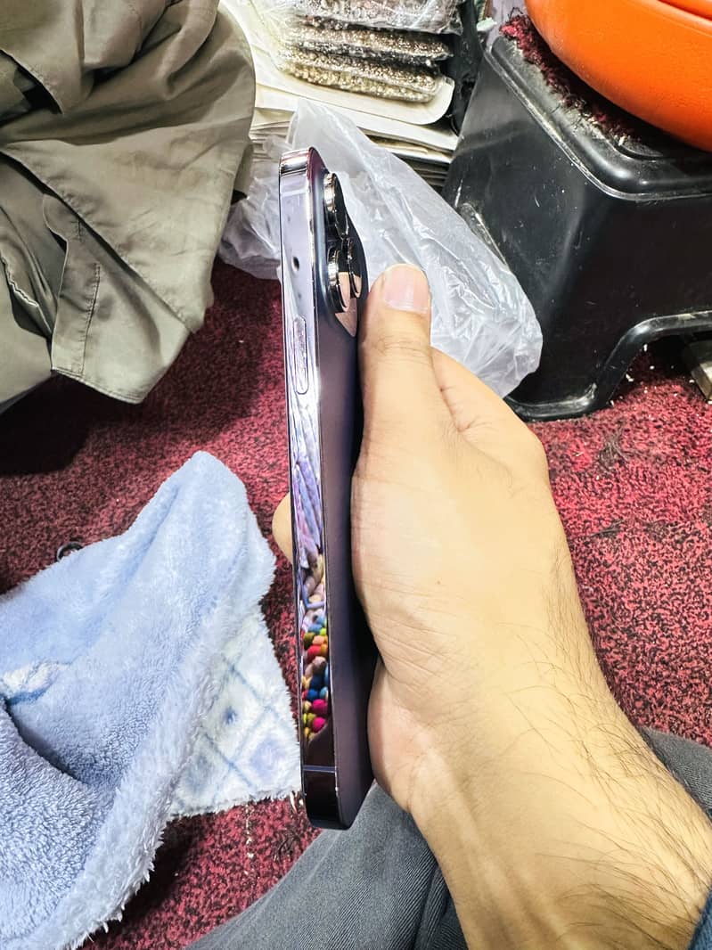 Apple iPhone 14 Pro Max 6