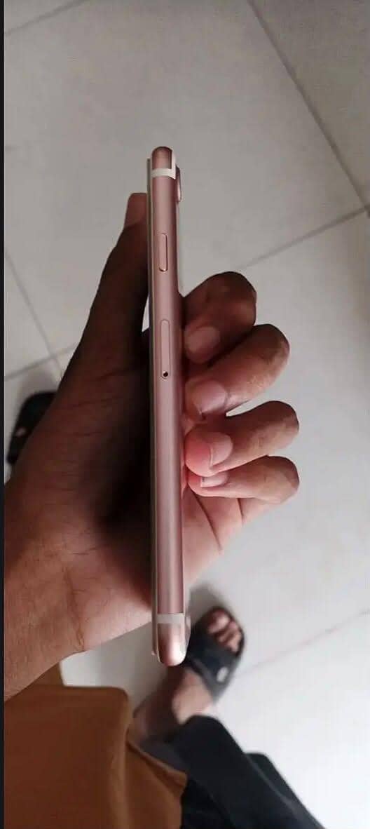 Apple iPhone 7 3