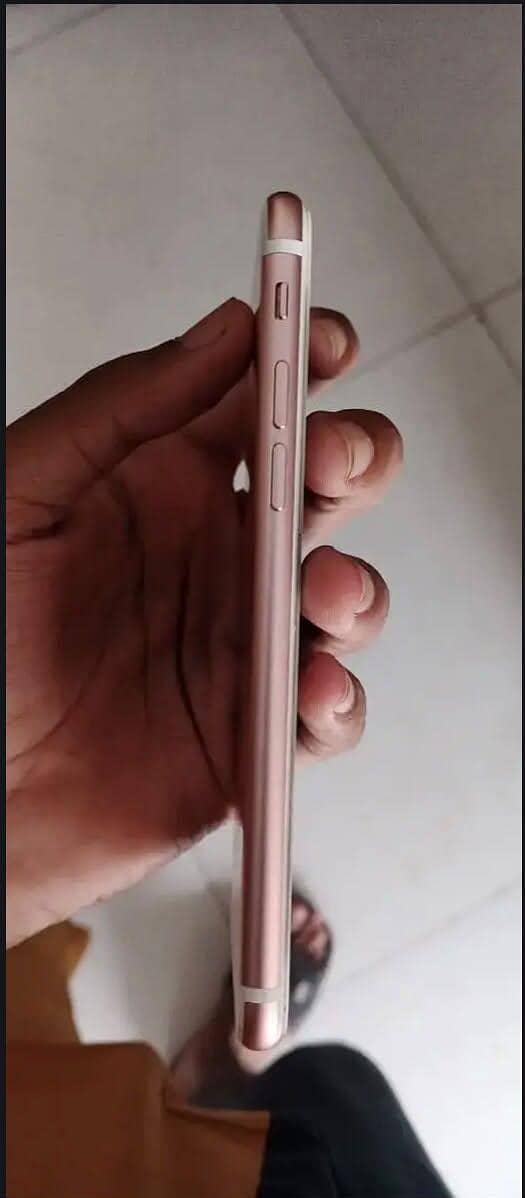 Apple iPhone 7 4