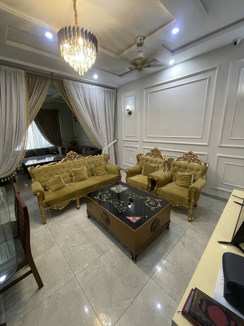 Chinoti sofa with Table 0