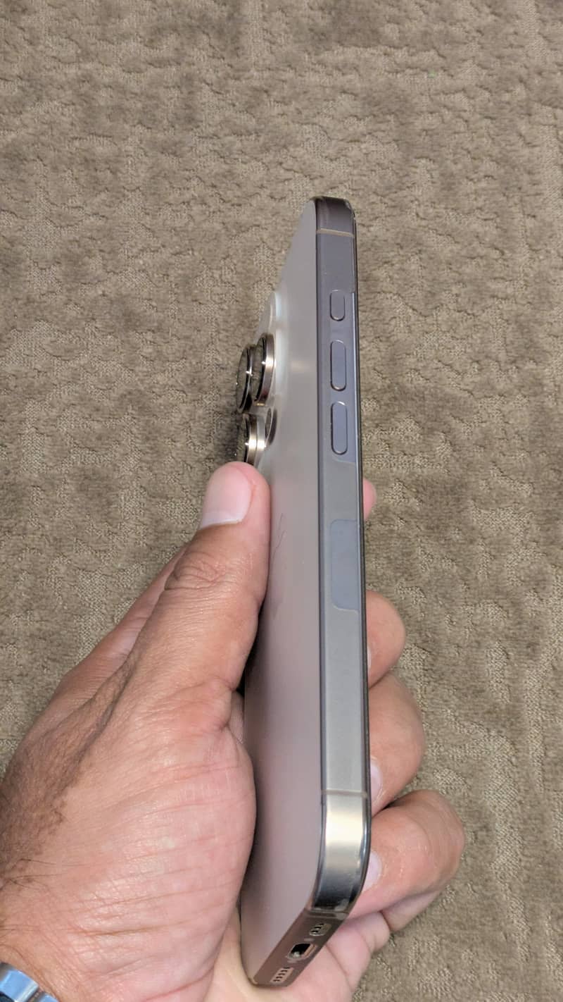 Apple iPhone 16 Pro 5