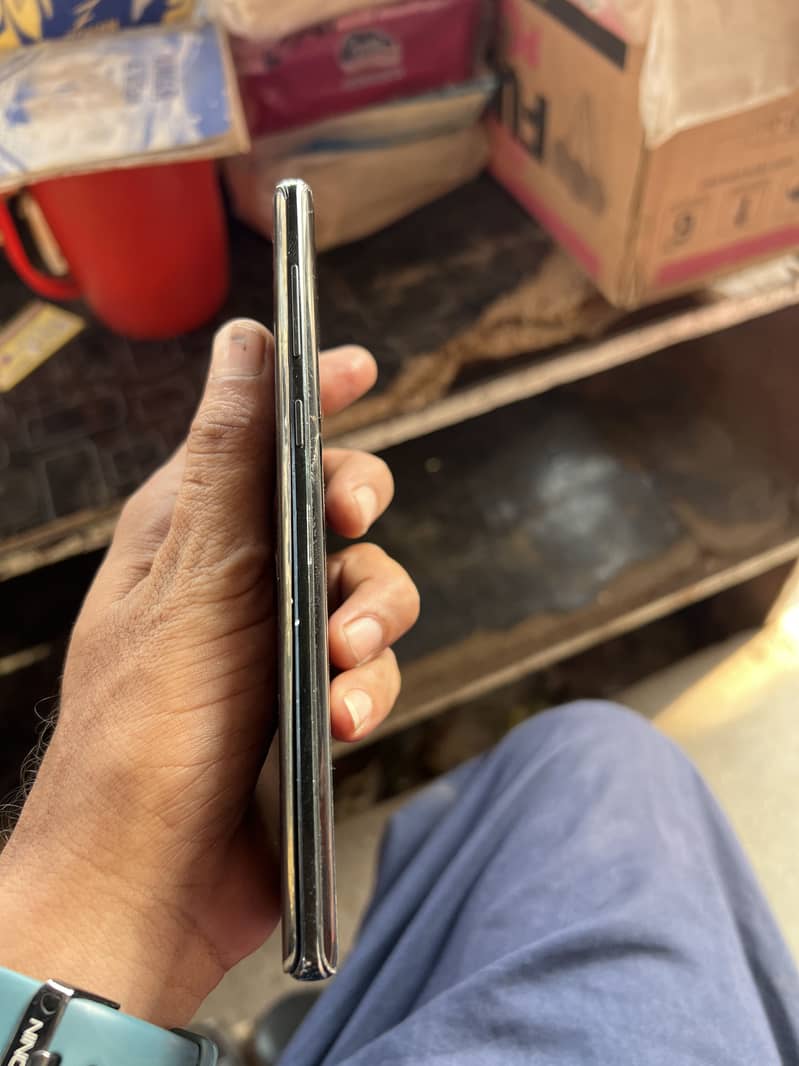 Samsung Mobile Note 9 3