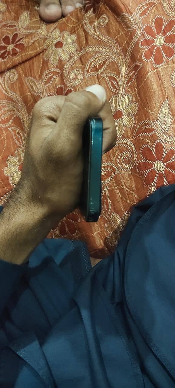 Apple iPhone 13 3