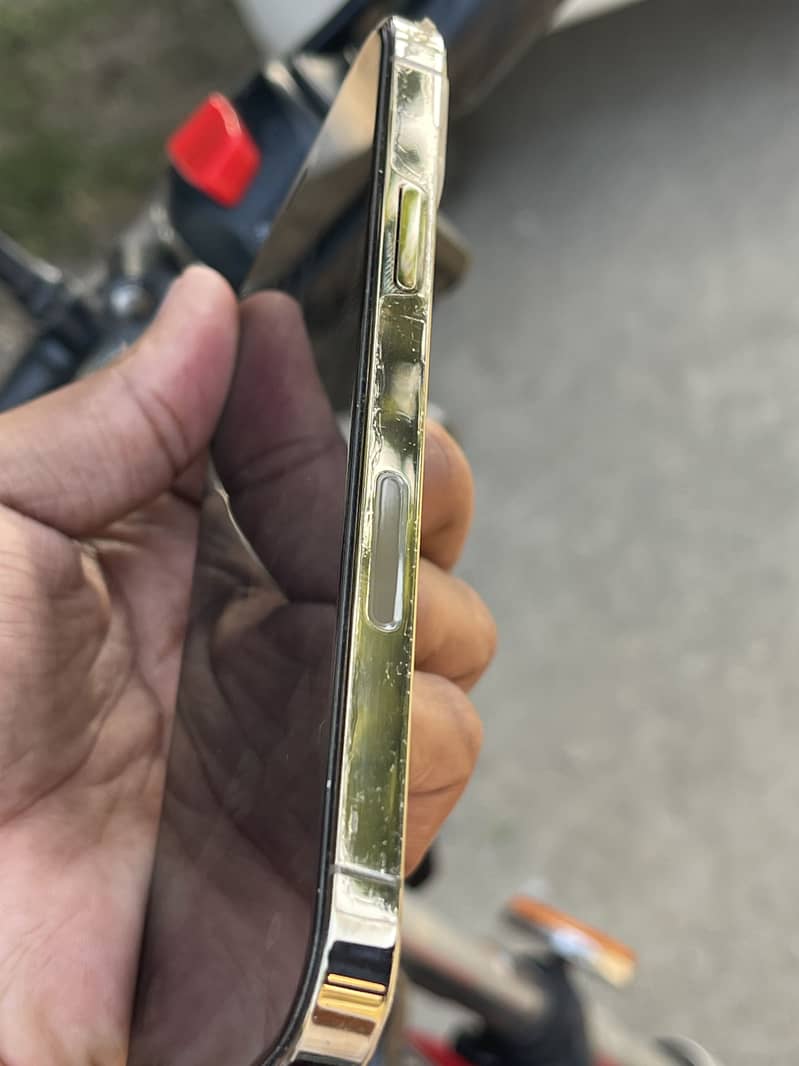 Apple iPhone 12 Pro 0