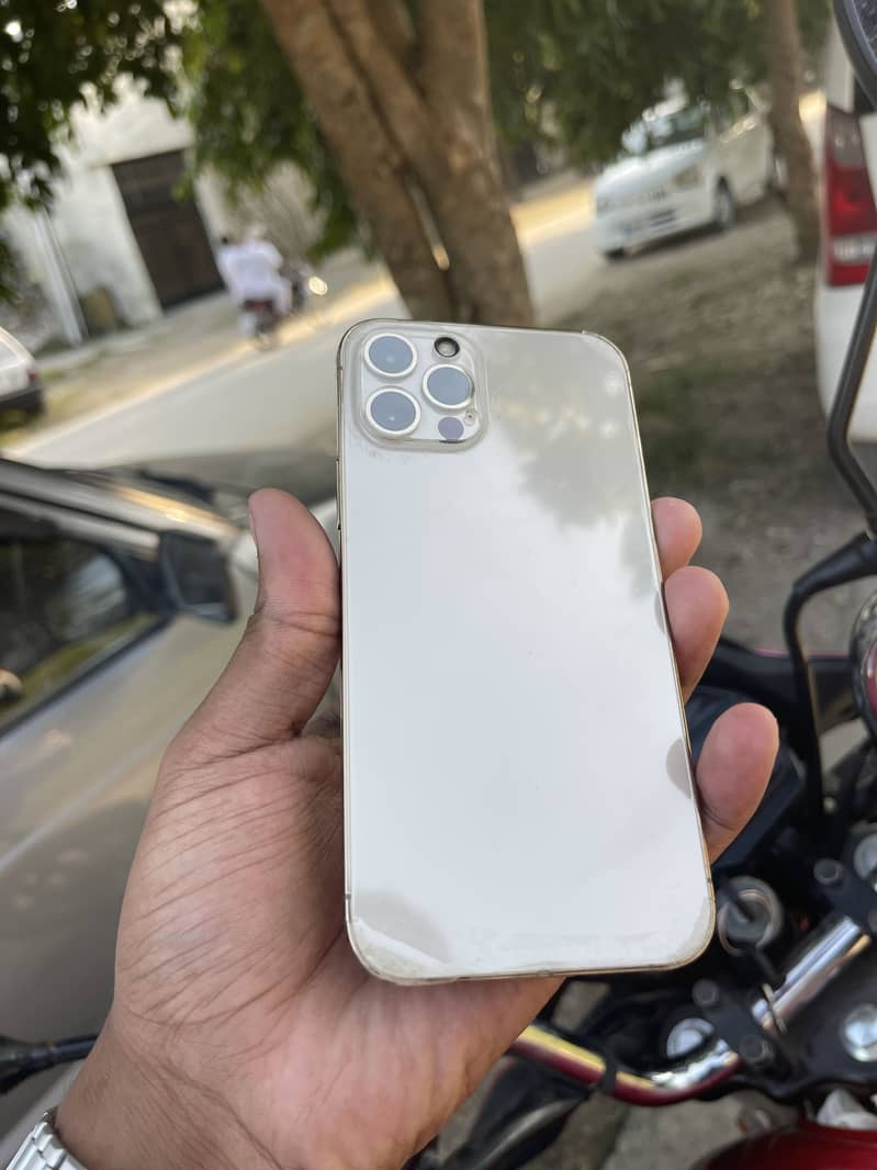 Apple iPhone 12 Pro 3