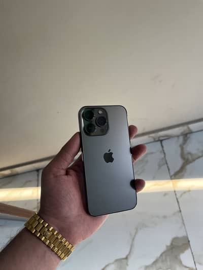 Apple iPhone 13 Pro.   12 pro max pro 11 pro max 13 pro max