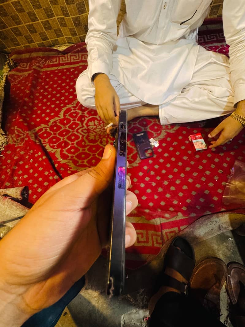 Apple iPhone 13 Pro 2