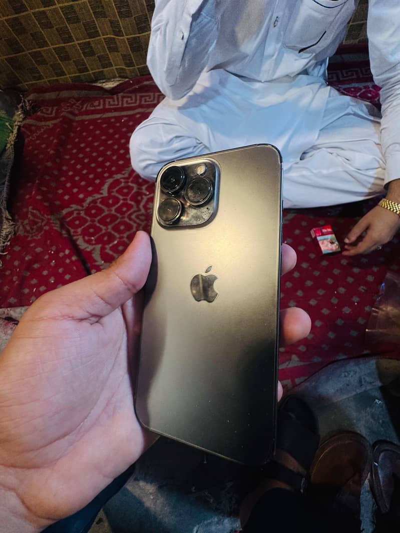 Apple iPhone 13 Pro 4