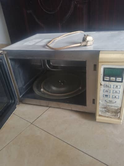 Full size orient Oven Model OM8035SM good condition
