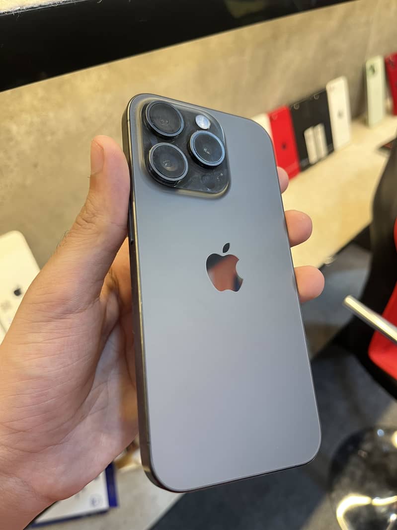Apple iPhone 15 Pro 2