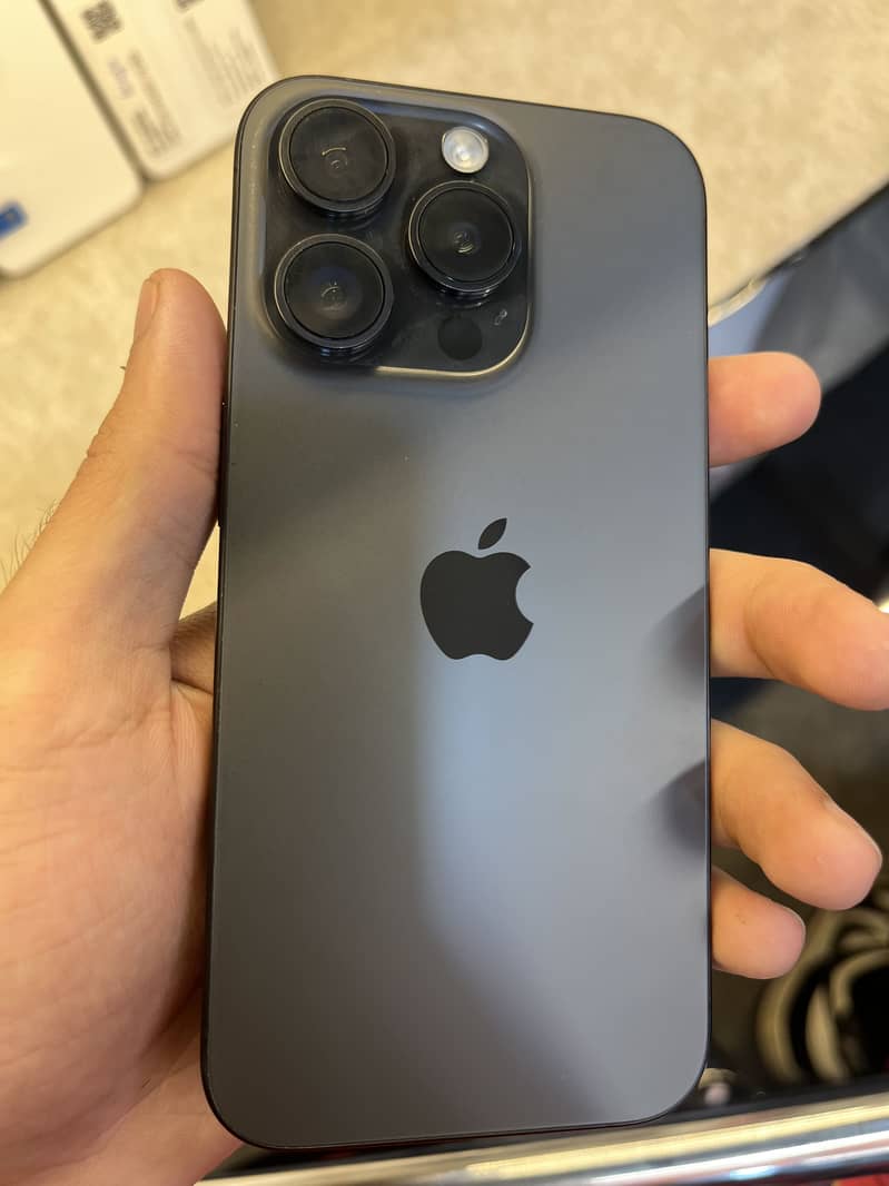 Apple iPhone 15 Pro 3