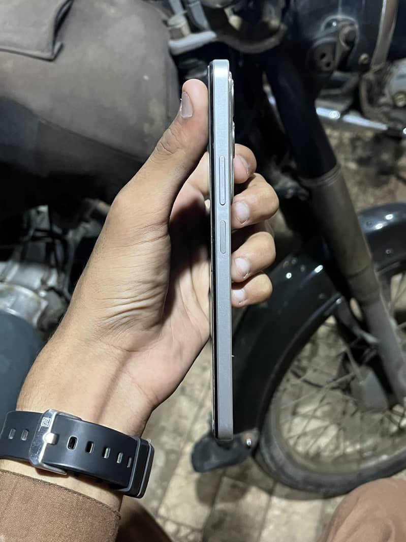 Realme C71 3