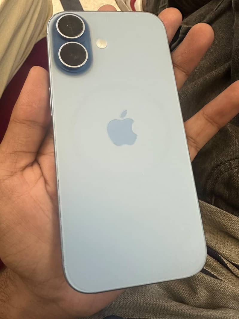 Apple iPhone 17 5