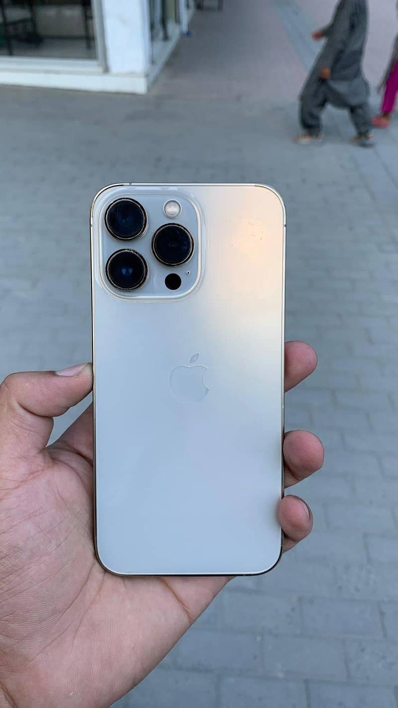 Apple iPhone 13 Pro 8