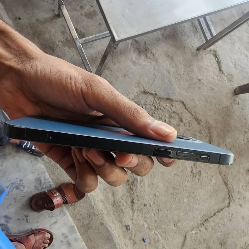 Apple iPhone 12 Pro 2