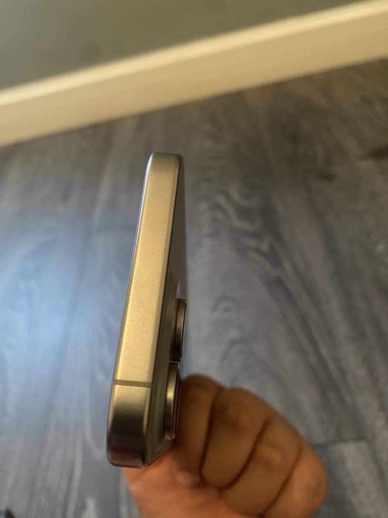Apple iPhone 15 Pro Max 5