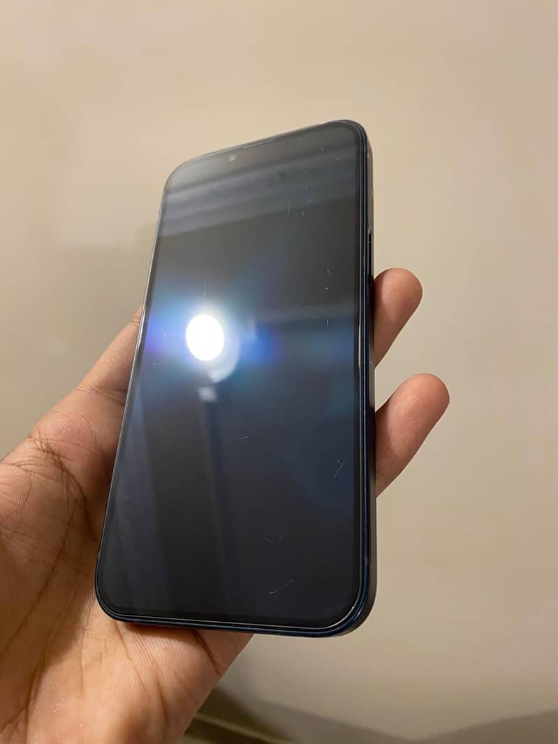Apple iPhone 13 6