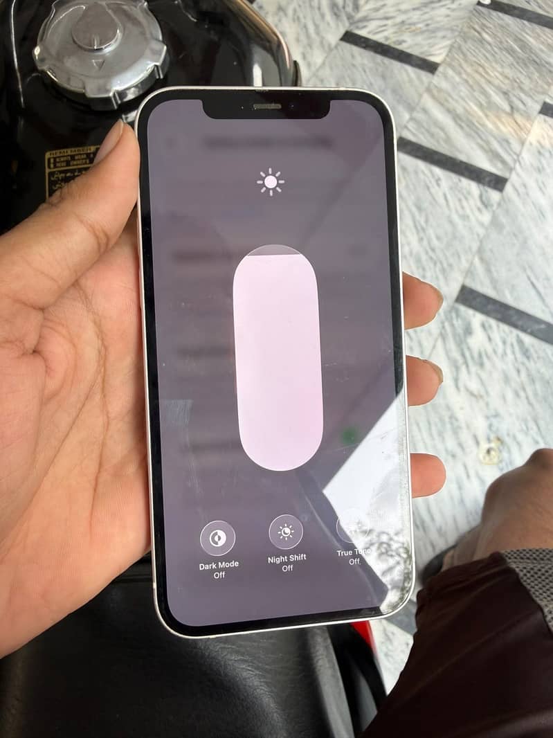 Apple iPhone 12 6