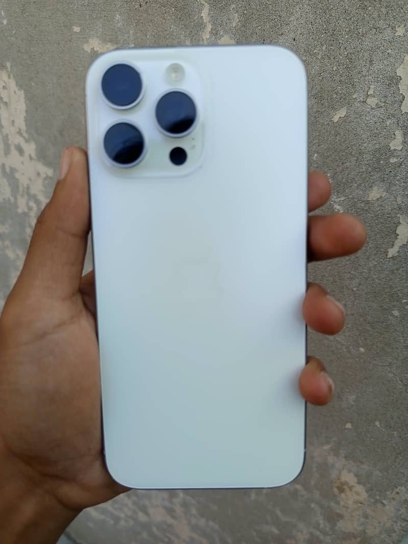 Apple iPhone 16 Pro Max 0