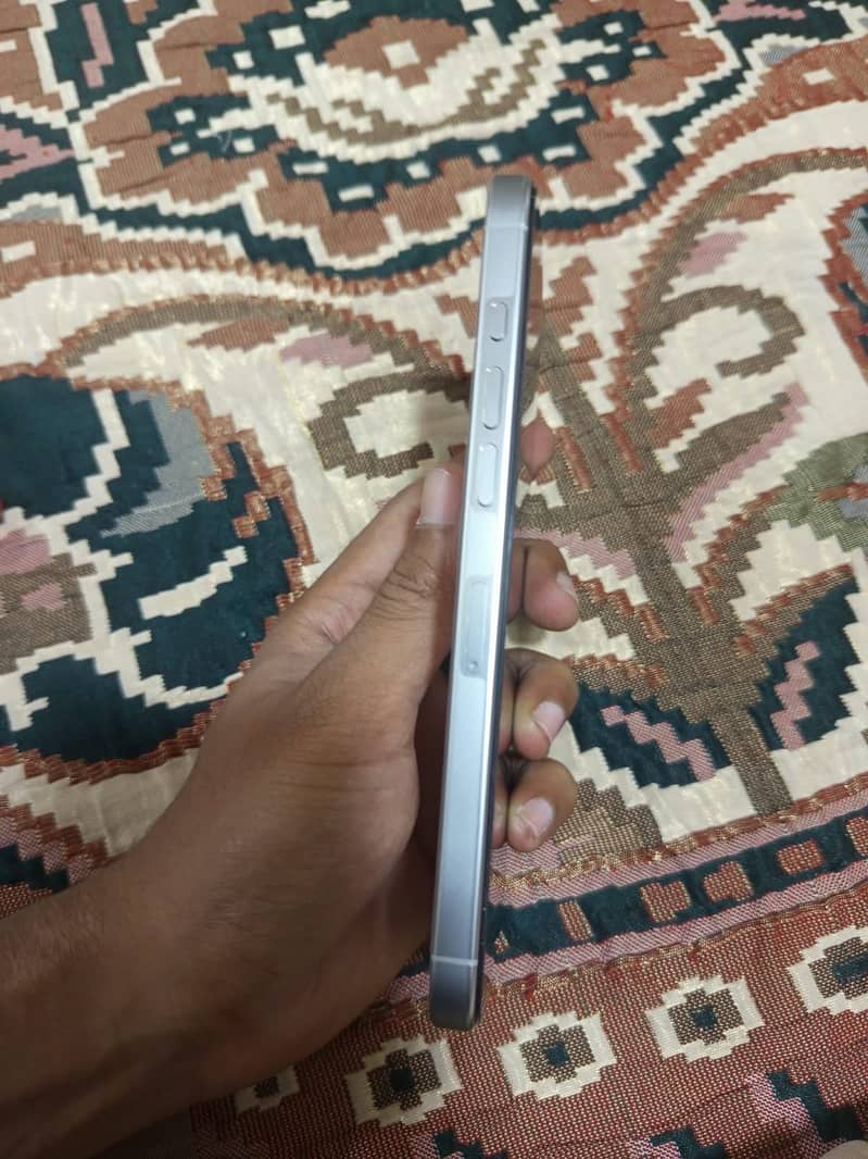 Apple iPhone 16 Pro Max 3